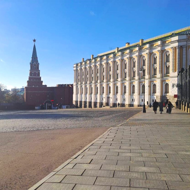 Московский Кремль- территория